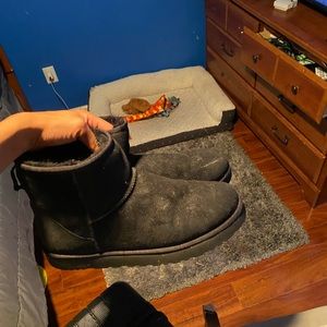 Men Ugg Size 12 50$